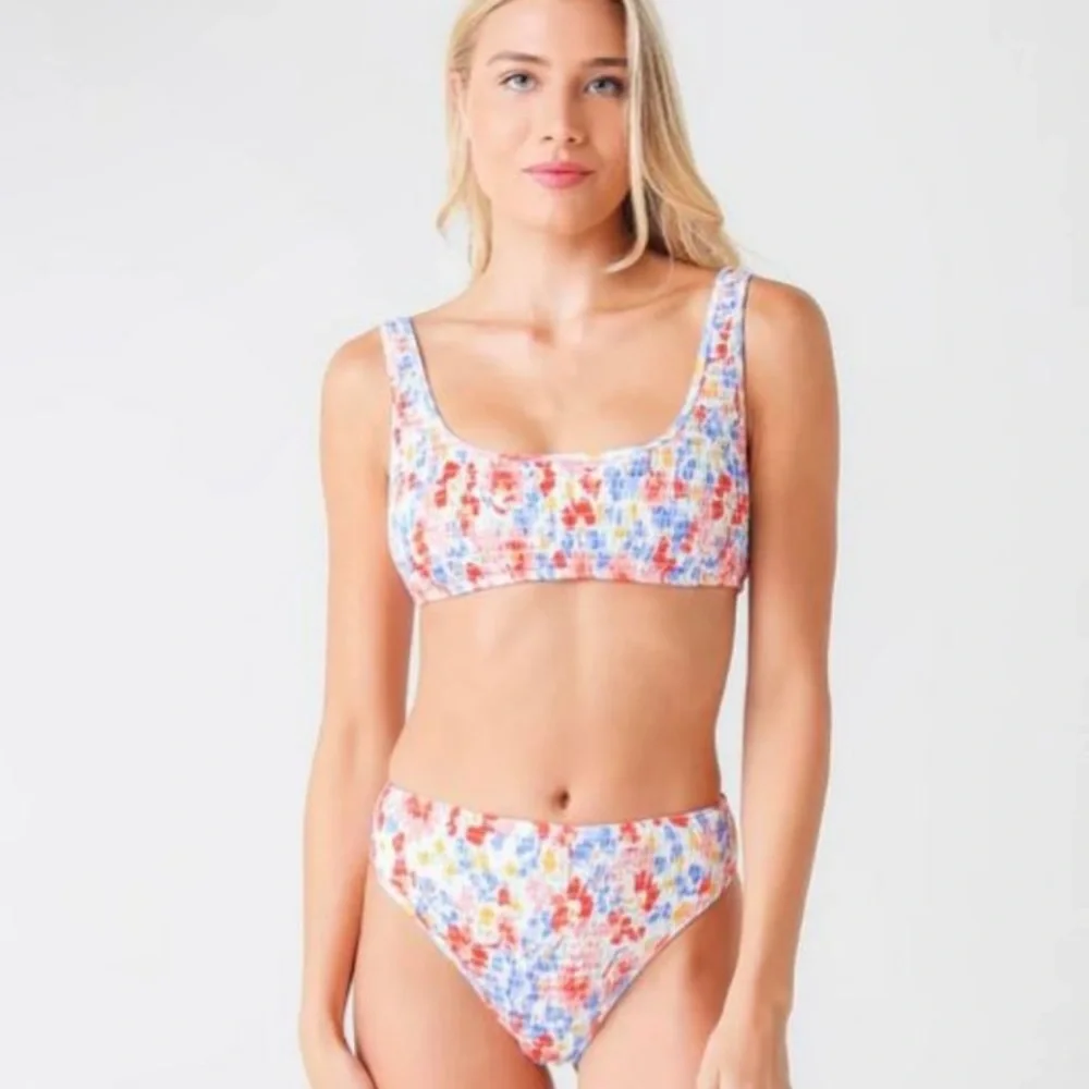 L*SPACE ✨ NWT SCRUNCH HIGH WAIST BOTTOMS - Picture 4 of 13